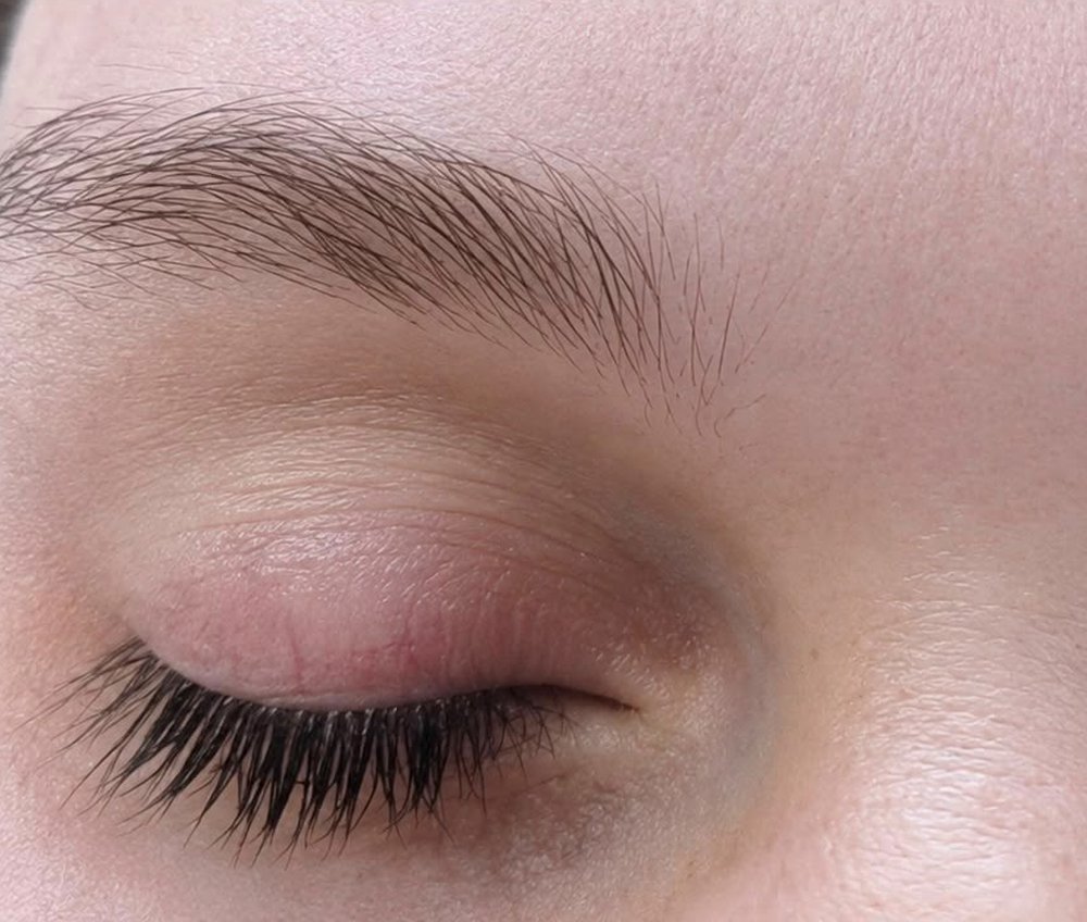 A client's brows before shaping at NuYu Beauty, Letchworth